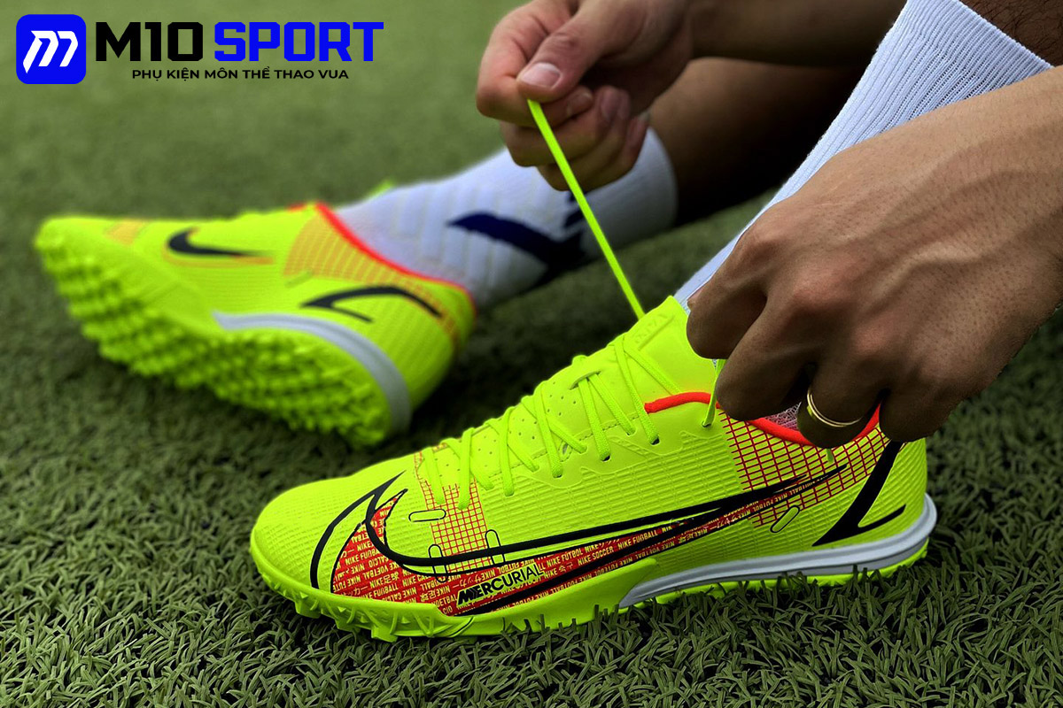 Giày đá bóng Nike được thiết kế đẹp mắt, đậm chất thể thao Giày đá bóng Nike được thiết kế đẹp mắt, đậm chất thể thao